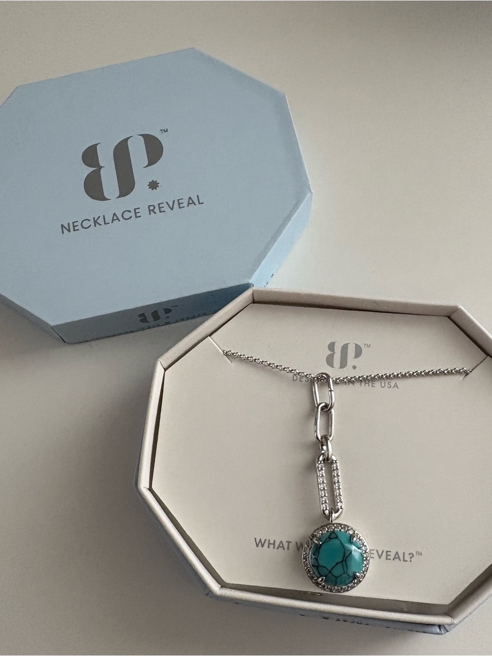Bomb Party Peptite Disque Necklace NK76076 Turquoise Magnesite Rhodium Plating